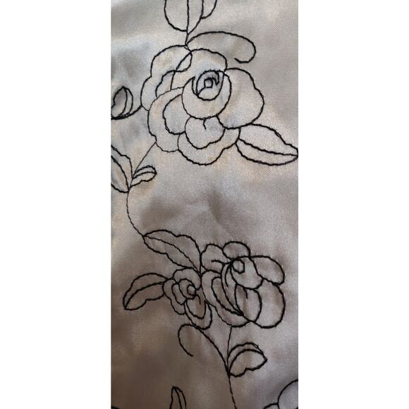 Style & Co Satin Blouse Top 16W Embroidered Black White Flared 3/4 Sleeves - Picture 15 of 16